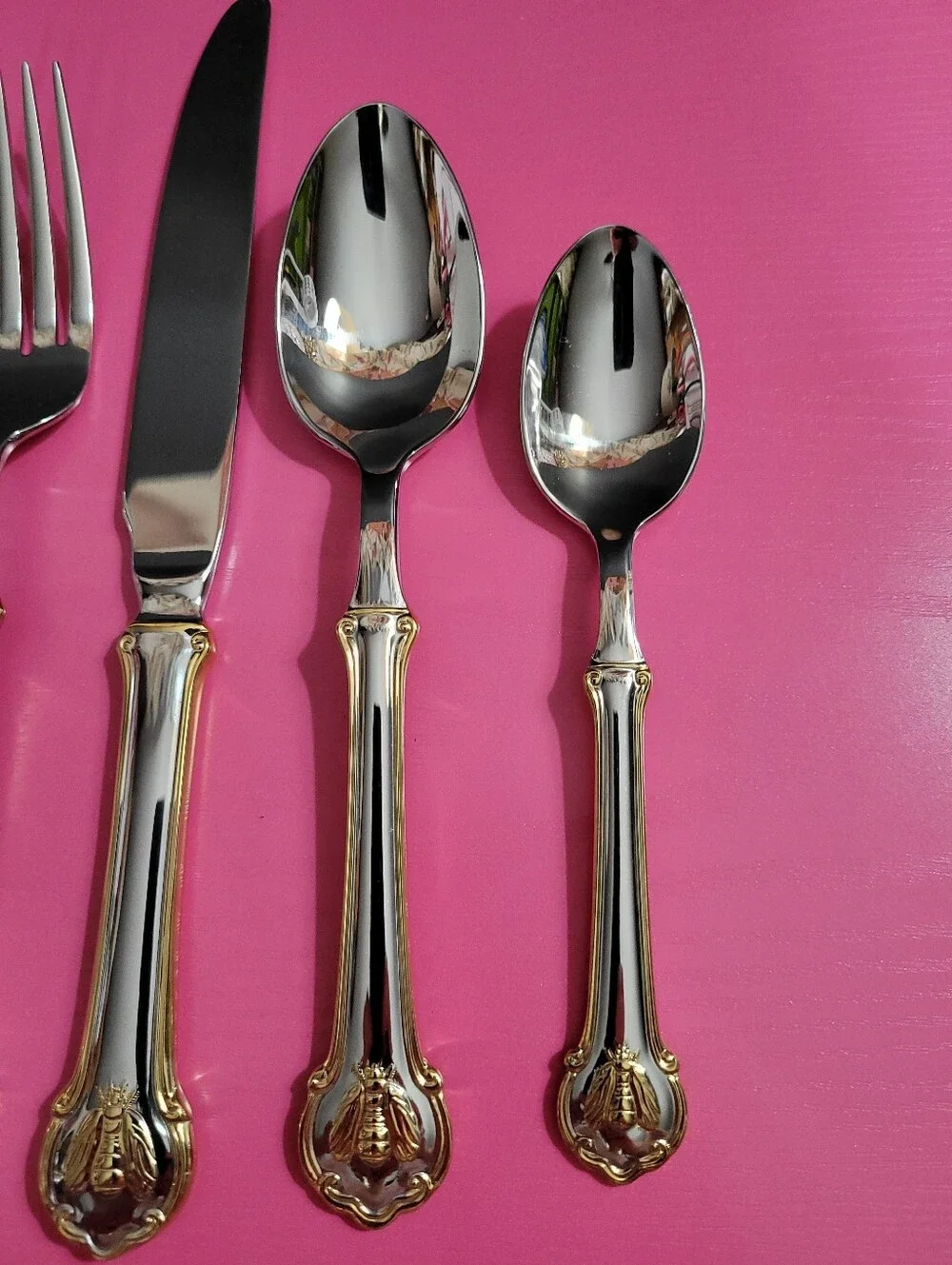 Wallace Napoleon Bee Stainless Gold Accent 5 Piece Flatware Set (1384)